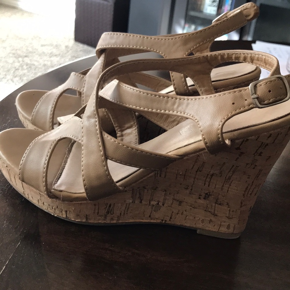 Nude wedges